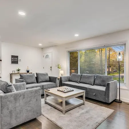 Spacious Decatur Home Sleeps 12 Work-Ready